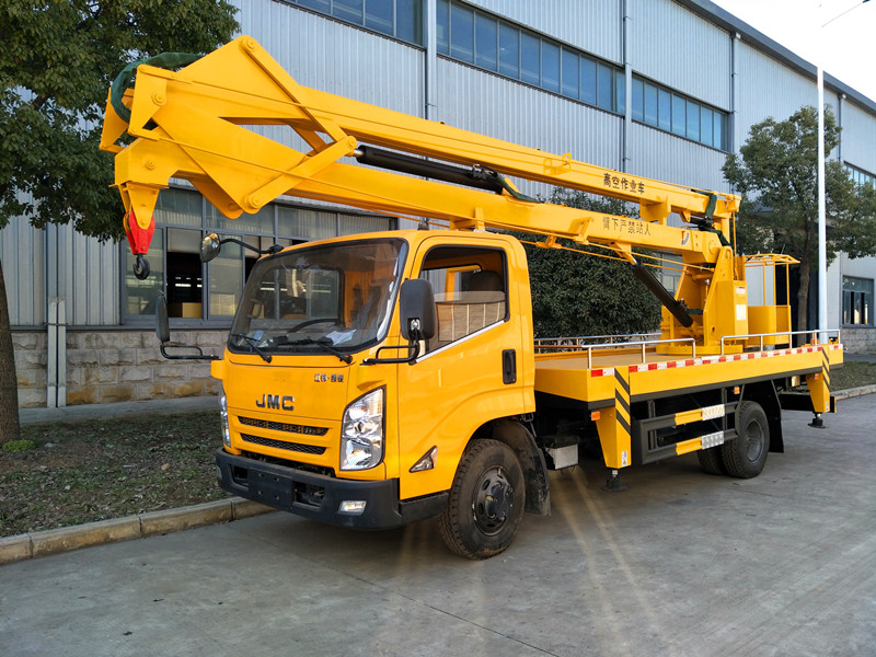 江鈴凱銳18米高空作業(yè)車(chē)